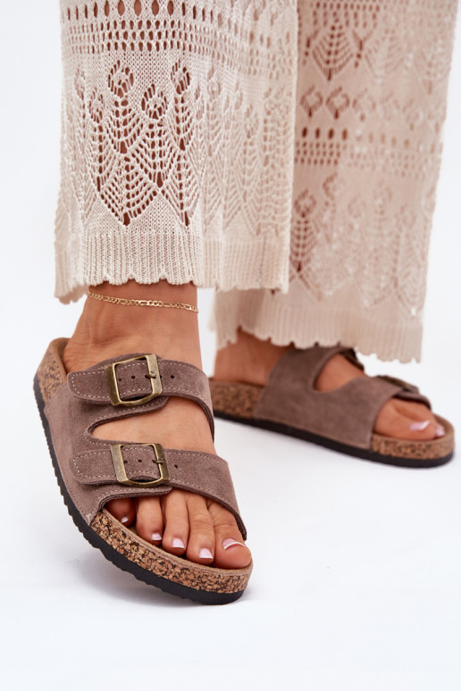 seemisnahksed sussid Korgitalla peal neetide ja pandlaga beeži värvi Tavira