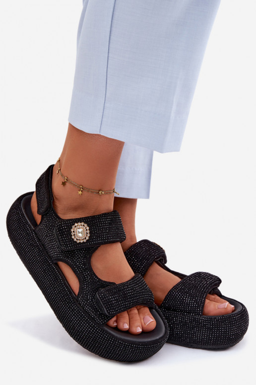 Kaunistustega Pealistesandaalid platvormiga GOE TT2N4102 msuud