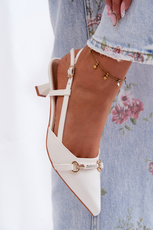 Pealistesandaalid kõrge jämeda kontsaga Ze Szpiczastymi Noskami valget värvi Felessa