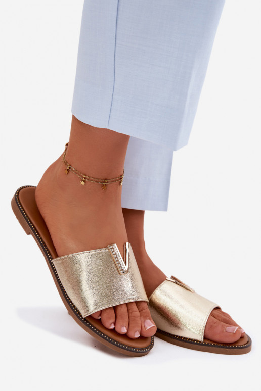 Plätud Pealiste korter Koos Ornate Detalem V Kuldset värvi Nelmira