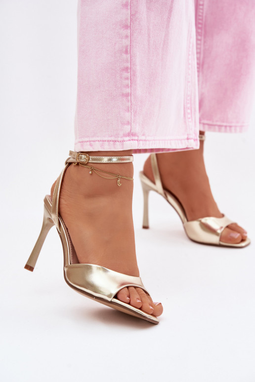 Pealistesandaalid kõrge jämeda kontsagaImitacji Skóry Kuldset värvi Olissey