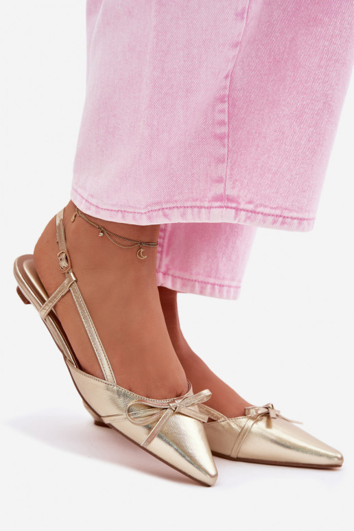 PealistesandaalidImitacji Skóry Sellel ondala kontsaga Kuldset värvi Jelmera