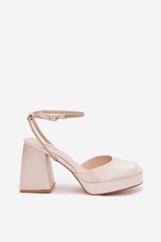 Pealistesandaalid Sellel onssiivsetel kontsadel Typu Słupek Pasek säravate kristallidega Kuldset värvi Seraphina