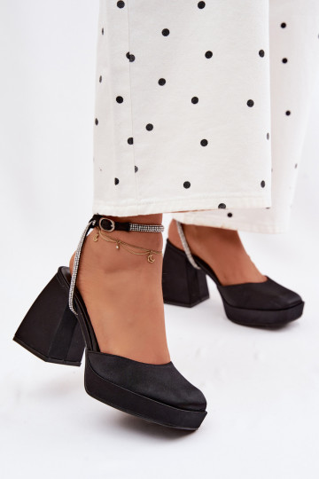 Pealistesandaalid Sellel onssiivsetel kontsadel Typu Słupek Pasek säravate kristallidega msuud Seraphina