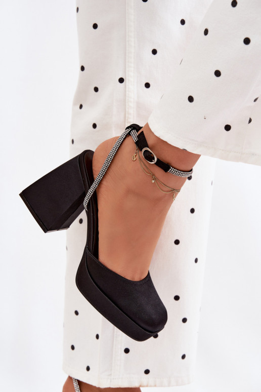 Pealistesandaalid Sellel onssiivsetel kontsadel Typu Słupek Pasek säravate kristallidega msuud Seraphina