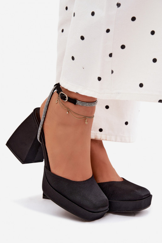 Pealistesandaalid Sellel onssiivsetel kontsadel Typu Słupek Pasek säravate kristallidega msuud Seraphina