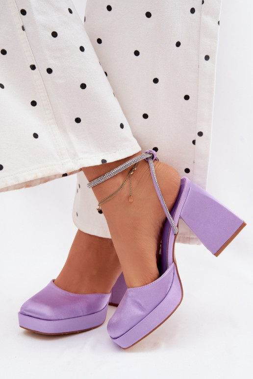 Pealistesandaalid Sellel onssiivsetel kontsadel Typu Słupek Pasek säravate kristallidega Violetne värv Seraphina