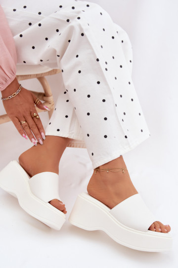 naiste plätud platvormiga valget värvi Virelia