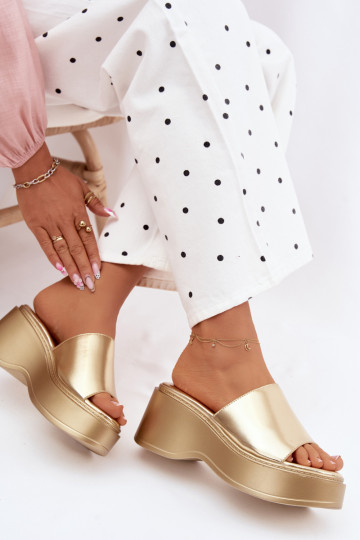 naiste plätud platvormiga Kuldset värvi Virelia