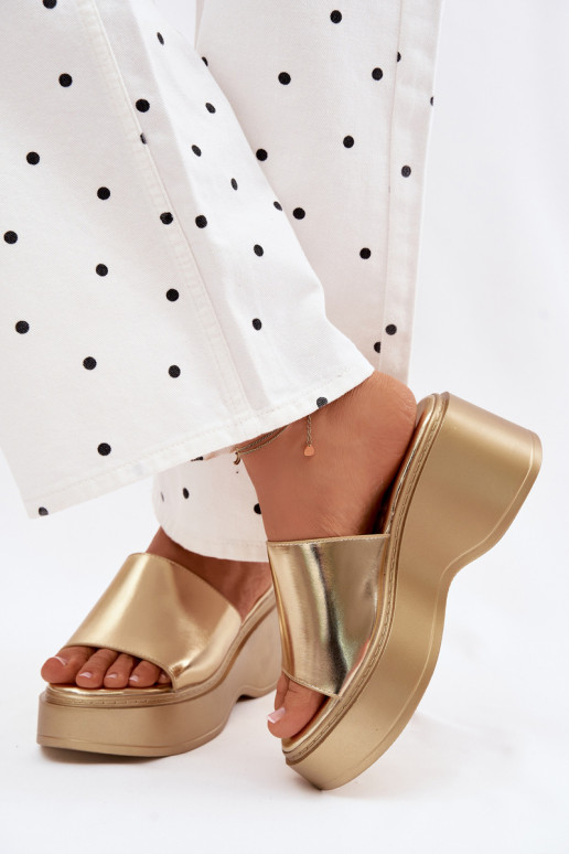 naiste plätud platvormiga Kuldset värvi Virelia