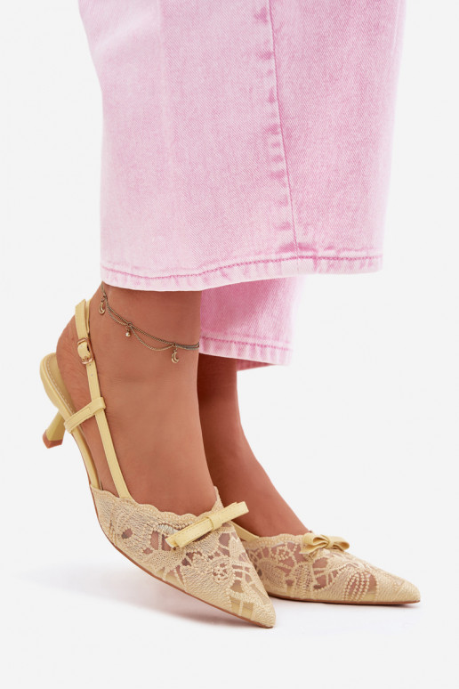 Pitsiga kaunistatud sandaalid Pealiste omad Peal obcasie lipsukesega Kollased Sellel onribelle