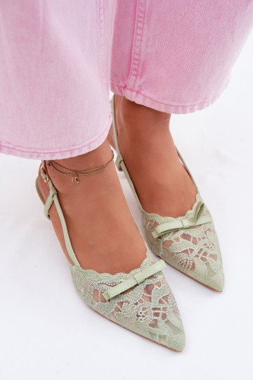 Pitsiga kaunistatud sandaalid Pealiste omad Peal obcasie lipsukesega Rohelist värvi Sellel onribelle