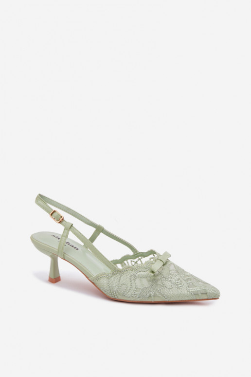 Pitsiga kaunistatud sandaalid Pealiste omad Peal obcasie lipsukesega Rohelist värvi Sellel onribelle