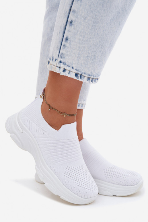 Riidest Slip-on spordijalatsid Pealiste omad valget värvi Floraine