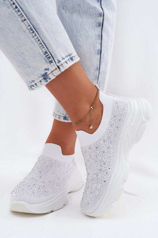 Valged naiste slip-on spordijalatsid dekoratsiooniga Melorae