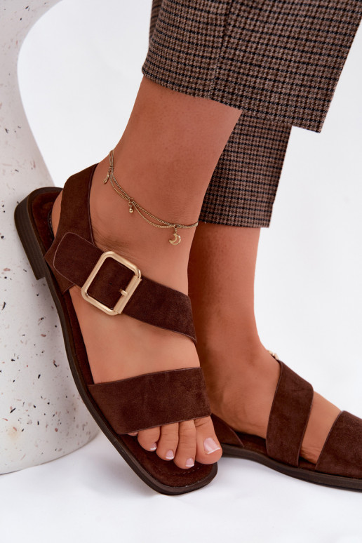 Pealistesandaalid laiade nööridega Kuldse pandlaga Czekoladosissee Verissea
