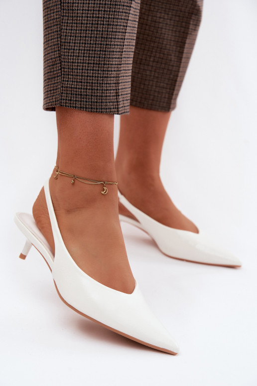 Lakitud sandaalidImitacji Skóry kõrge jämeda kontsaga valget värvi Averelle