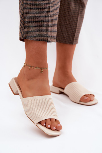 Riidest naiste plätud laiade nööridega Elevandiluu värvi Belissea