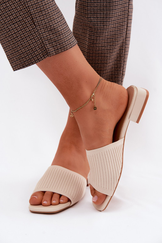 Riidest naiste plätud laiade nööridega Elevandiluu värvi Belissea