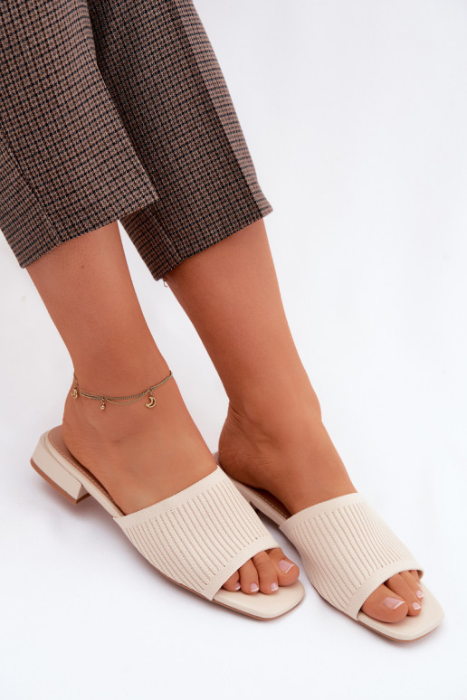 Riidest naiste plätud laiade nööridega Elevandiluu värvi Belissea