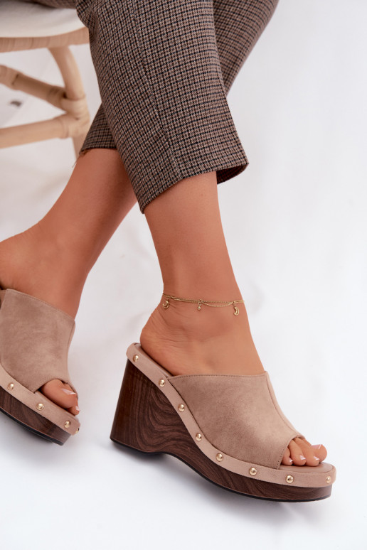 naiste plätud platvormigaImitacji seemisnakhsedu Kuldset värvi neetidega beeži värvi Norvia