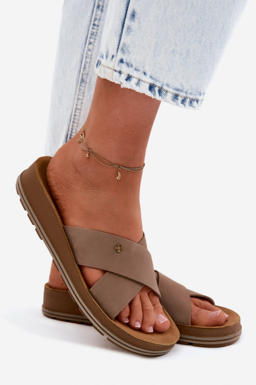 Pealhk naiste seemisnahksed sussid Sellel onciejka P7504-04 beeži värvi