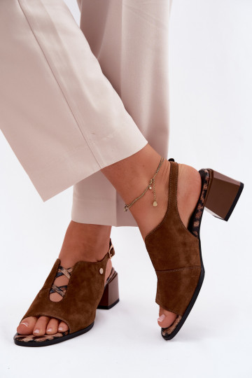 sandaalidPealturalnego seemisnakhsedu kõrge jämeda kontsaga Sellel onciejka K7521-14 pruunid värvi 2