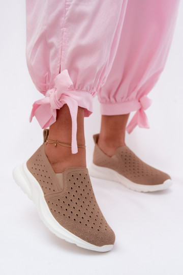 Slip-on kingad kunstsuede lõikeelementidega liivavärvi Geressa