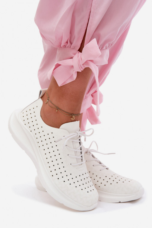 Ažuursed kingad Sportliku stiiliga Sneakers tüüpi jalanõud Pealiste omad valget värvi Heressa