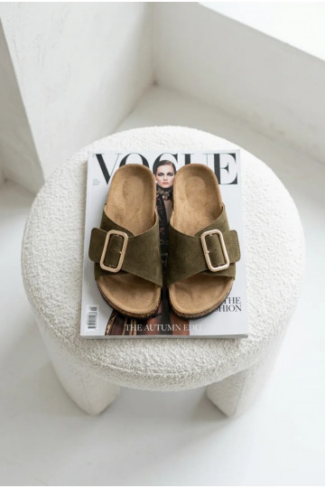 Pealhk naiste seemisnahksed sussid neetide ja pandlaga khakivärvi Beryl