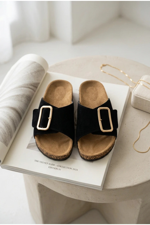 Pealhk naiste seemisnahksed sussid neetide ja pandlaga msuud Beryl