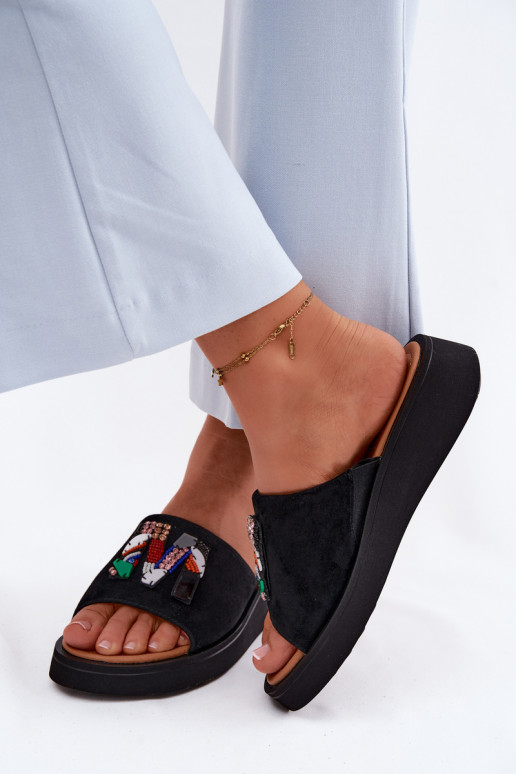 Pealhk naiste seemisnahksed sussid kaunistustega platvormiga Vinceza 66942 msuud