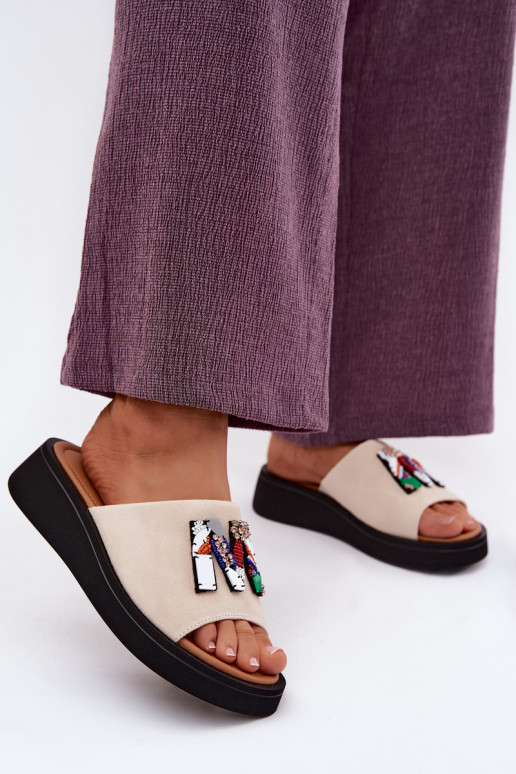 Pealhk naiste seemisnahksed sussid kaunistustega platvormiga Vinceza 66942 beeži värvi