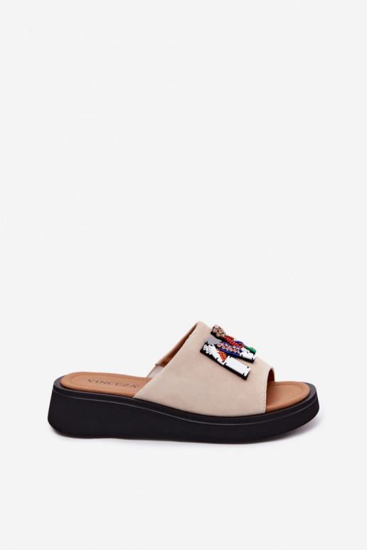 Pealhk naiste seemisnahksed sussid kaunistustega platvormiga Vinceza 66942 beeži värvi