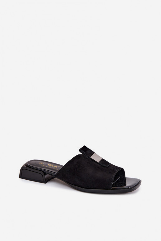 Elegantne mustad naiste sussid looduslikust sametist D&A