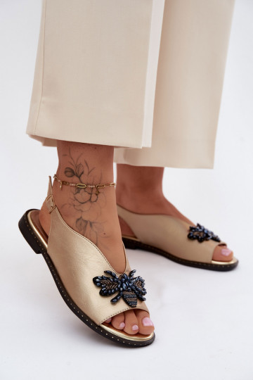 Läikivad Pealistesandaalid kaunistustega sileda tallaga Kuldset värvi Russona 2
