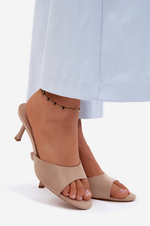 PlätudImitacji seemisnakhsedu kõrge jämeda kontsaga beeži värvi Melissea