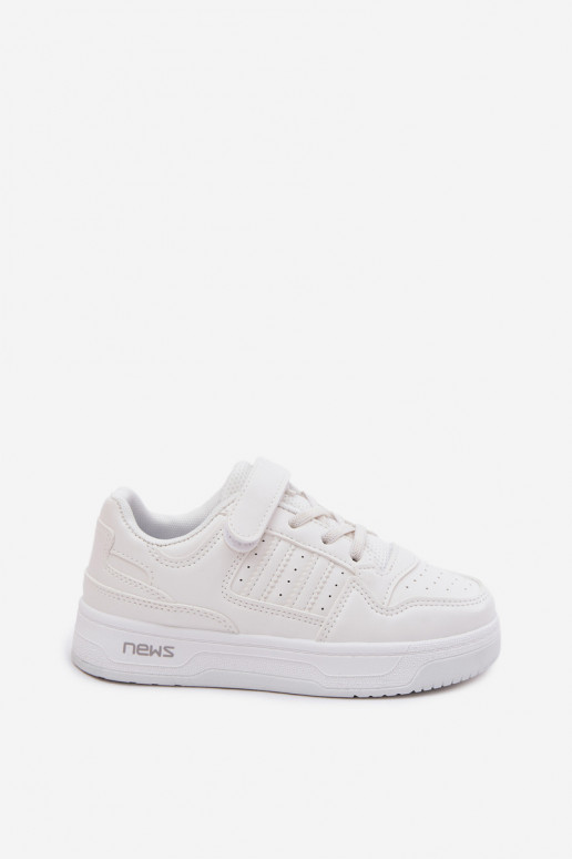Sneakers tüüpi jalanõud Laste jalanõud krõpsudega kinnitatav valget värvi Neressa