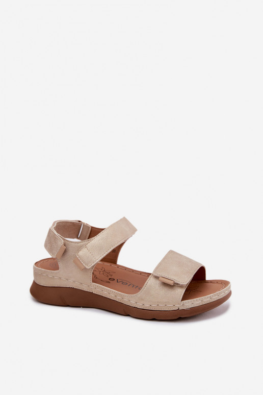 Pealistesandaalid platvormiga Kuldset värvi Linora