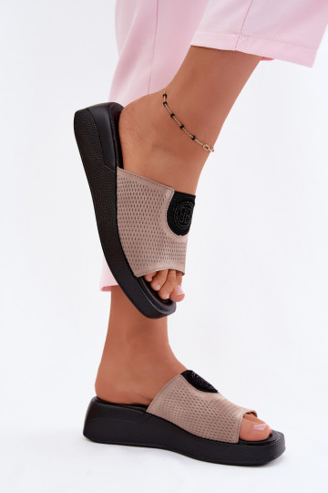 Kreemjad faux suede naiste sussid Fablee