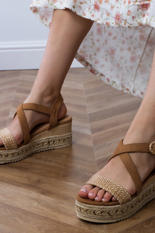 Pruunid espadrilles sandaalid platvormil Sywiera