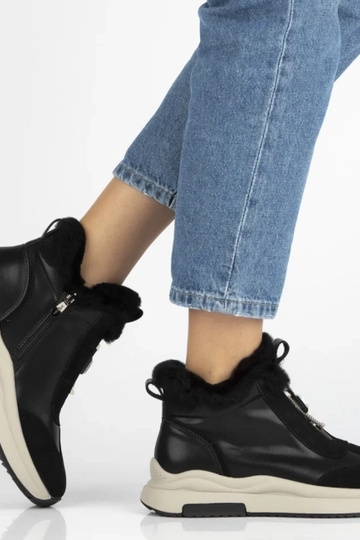 Mustad ankle boots looduslikust nahast karusnahaga Dorie 2
