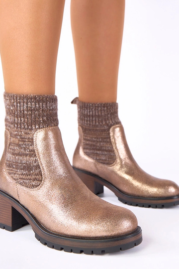 Kuldne ankle boots kontsaga ja sokitaolis varrukas Lisa