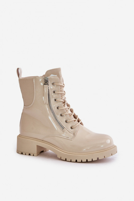 Kreemjas värvi töö ankle boots läikeefektiga Ravanthia