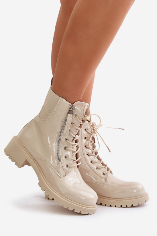 Kreemjas värvi töö ankle boots läikeefektiga Ravanthia