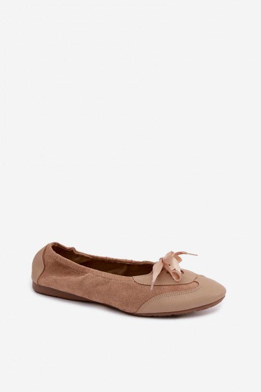 Kreemjad spordilised ballerinad stiilsete detailidega Peonia
