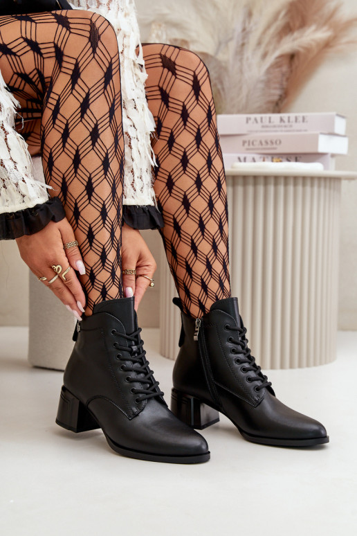 Naiste nööriga saapad looduslikust nahast, soojustatud, mustas värvuses Vinceza 91110