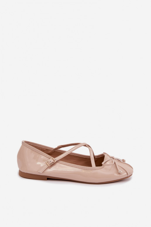 Bežad lakitud ballerinad rihmadega Kokardką