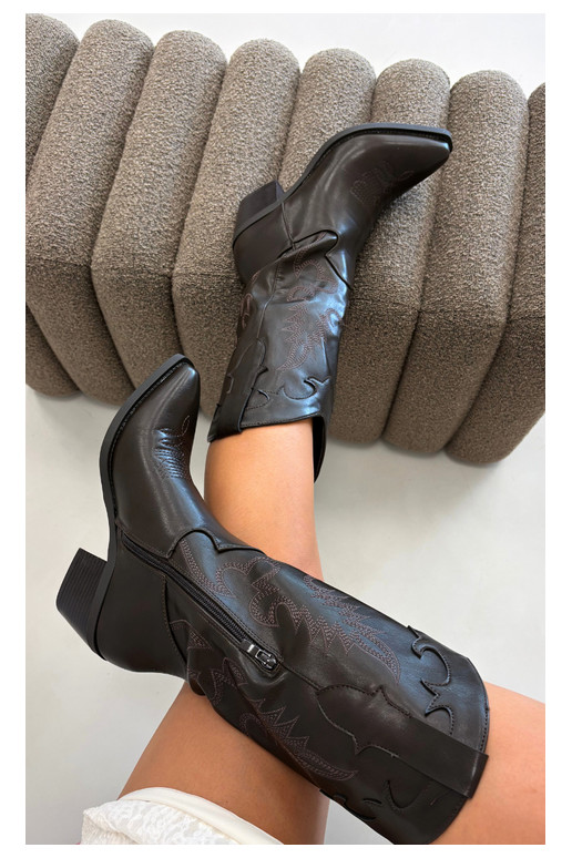 Knee-high cowboy-stiilis saapad kontsadega šokolaadi kunstnahast Jarissa