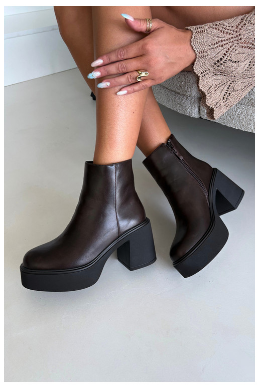Isolatsiooniga ankle saapad kontsaga ja platvormiga šokolaadi värvi Lurela